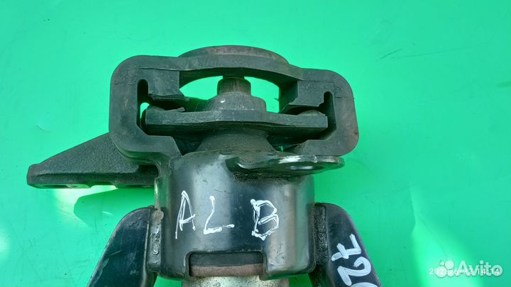 Опора двигателя правая для Mazda 323 (BA)