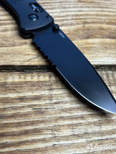 Нож Benchmade Bugout 535 серрейтор