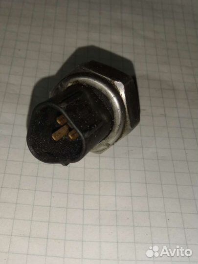 Датчик давления топлива 1Az D4