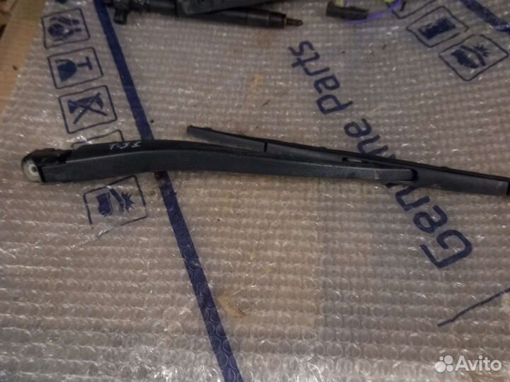 Ниссан х трейл т31- поводок заднего дворника