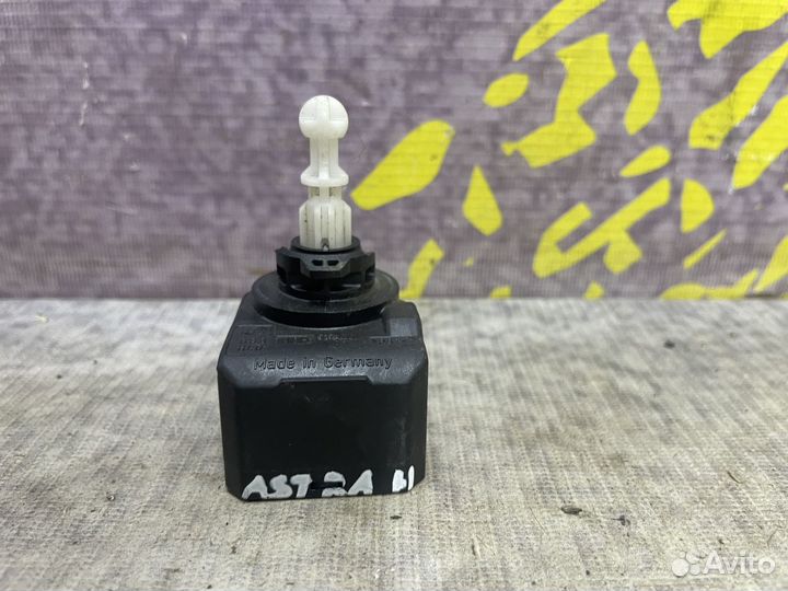 Моторчик корректора фары Опель Астра Н Astra h