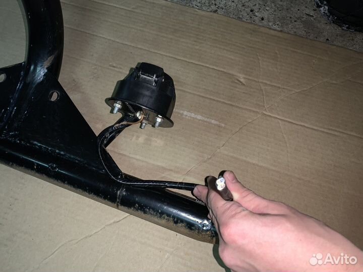 Фаркоп toyota wish