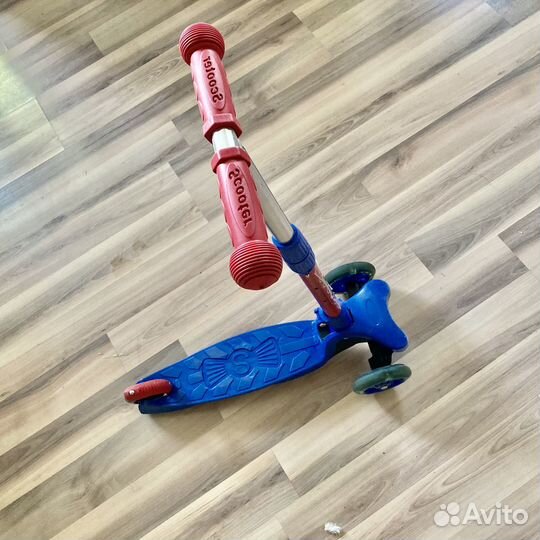 Самокат детский трехколесный