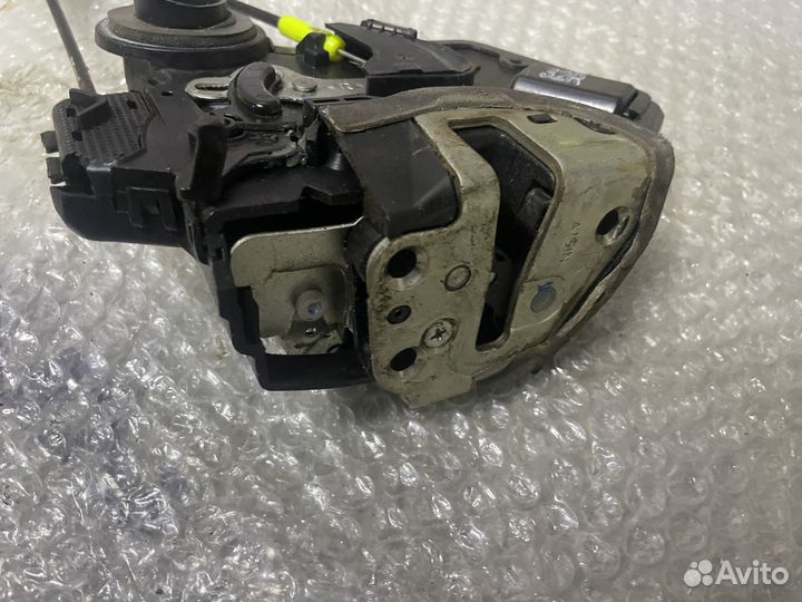 Замок двери задний левый Avensis Авенсис T251 2006