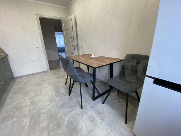 2-к. квартира, 60 м², 3/5 эт.