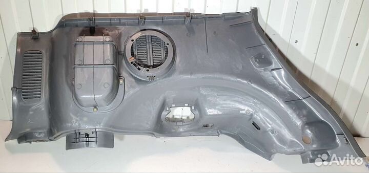 Обшивка багажника правая Honda C-RV 1