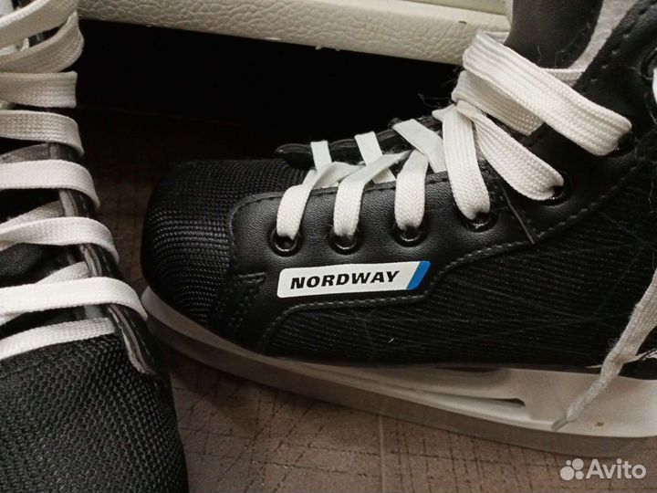 Коньки хоккейные 35 размер