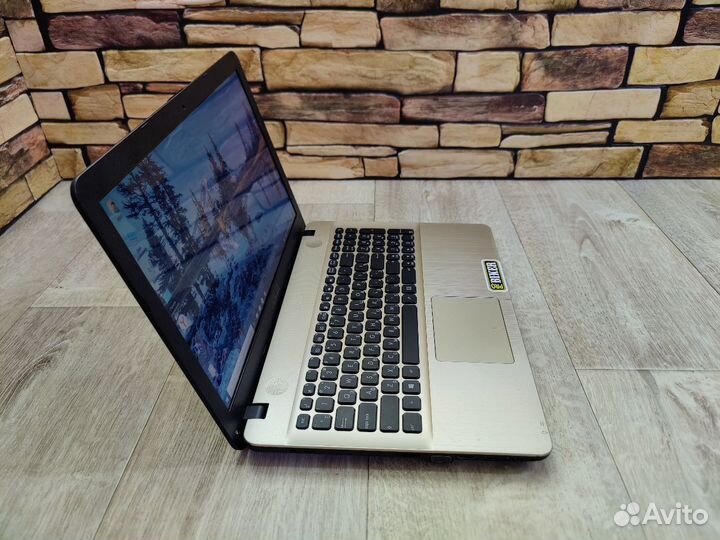 Asus X541S / 4 ядра Intel / SSD диск 128 Гб