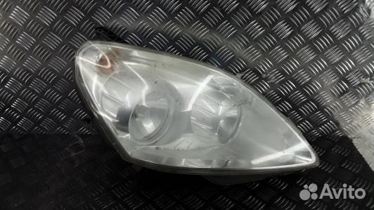 Фара правая opel zafira B (8NK28MU01)