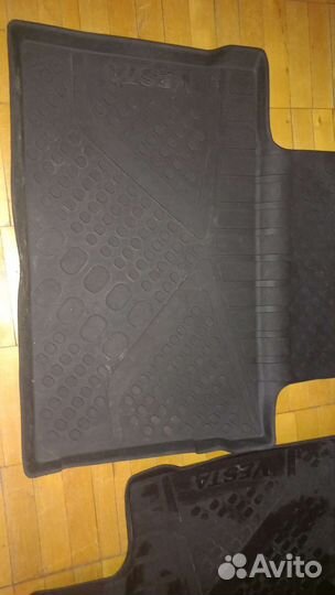 Автомобильные коврики резиновые