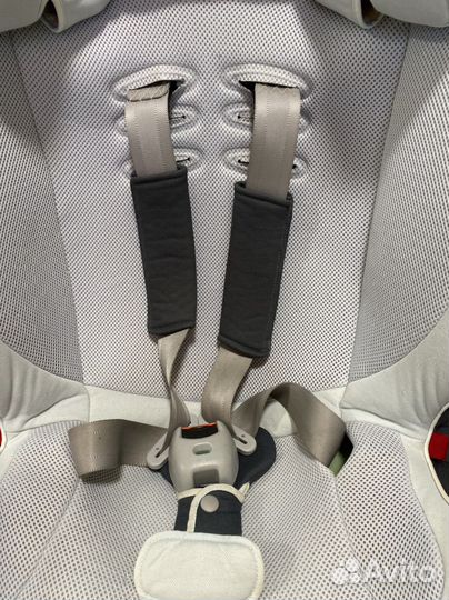 Автокресло carmate swing moon