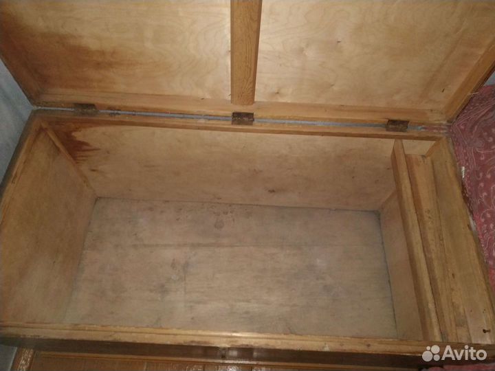 Сундук деревянный