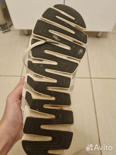 Кроссовки