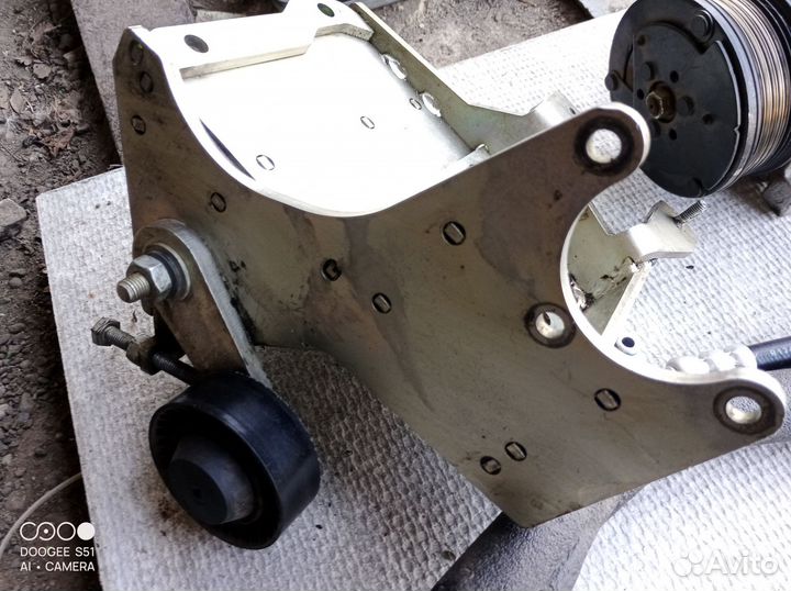 Компрессор кондиционера нива Урбан с кронштейном