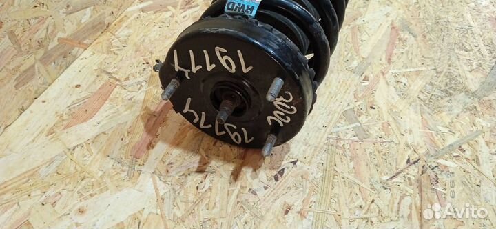 Стойка амортизатора передняя правая Chrysler 300C