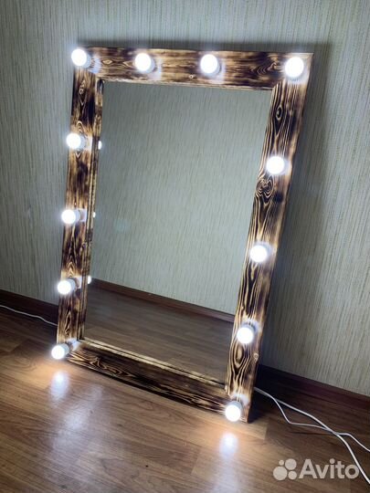 Зеркало с лампочками