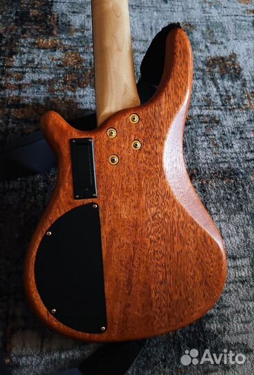 Invasion BG715 бас гитара