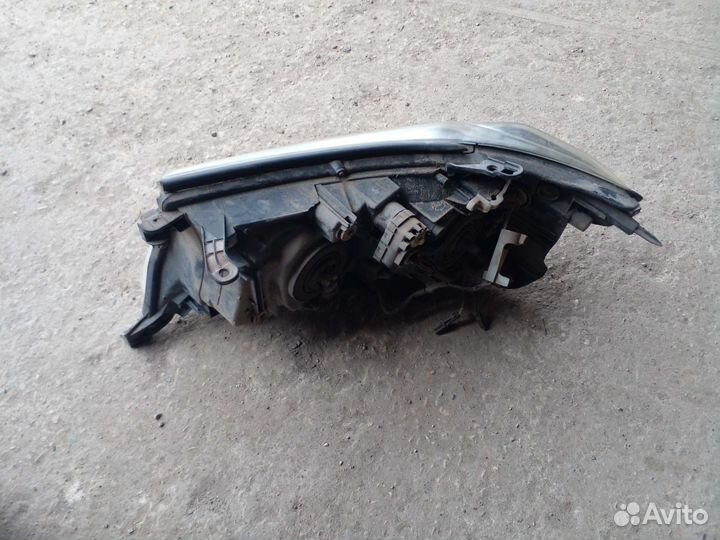 Фара правая Toyota Land Cruiser 200 2011 год