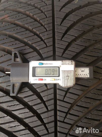 Goodyear Vector 4Seasons Gen-2 235/55 R17