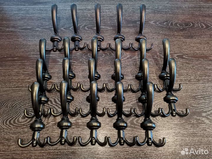 Крючок мебельный