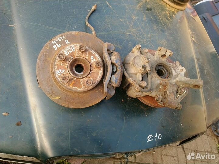 Передние ступицы Мазда 626 1993 г.в