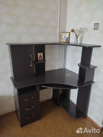 Компьютерный стол