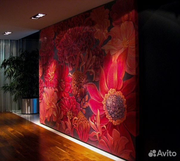 Барельеф на стене