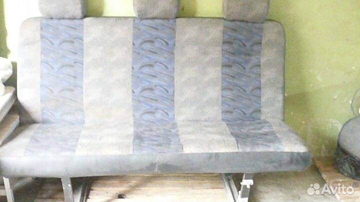 Сиденье трехместное