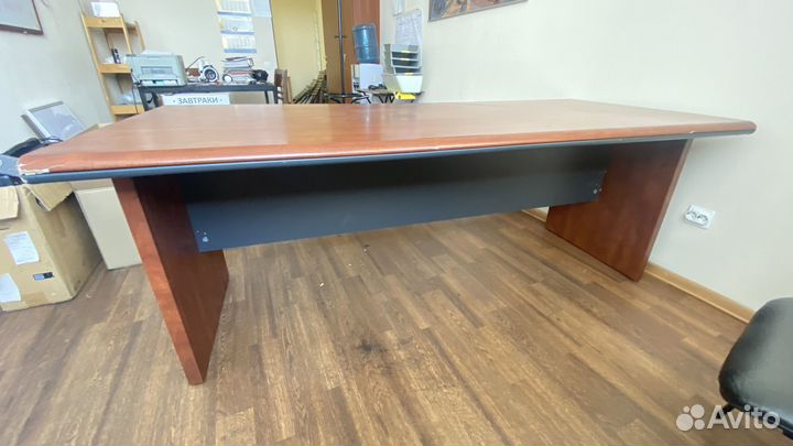 Стол переговорный 2м х 90 см