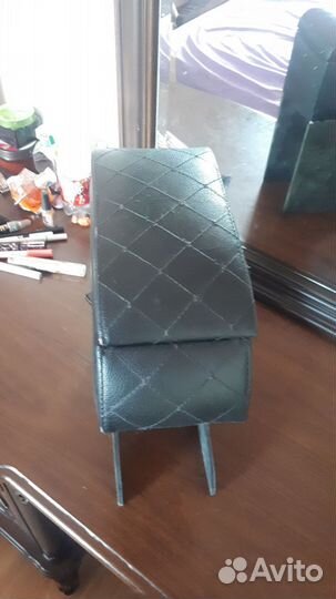 Подлокотник