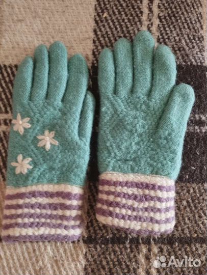 Перчатки, шапки, шерстяные носки