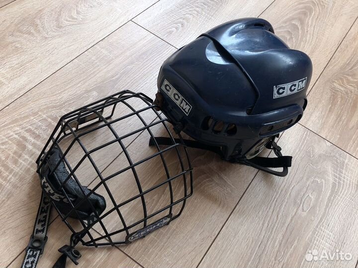 Хоккейный шлем