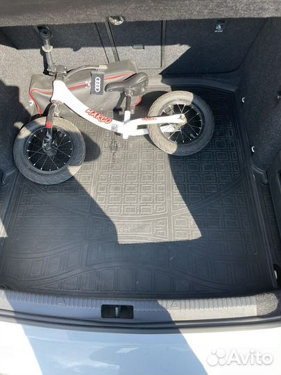 Резиновый коврик в багажник Skoda Octavia A7