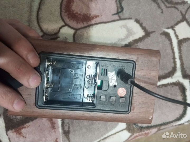 Часы-будильник