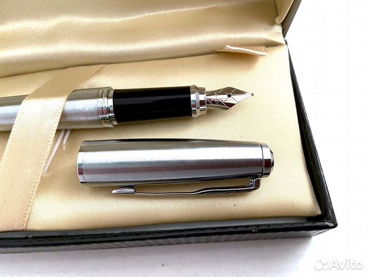 Ручка перьевая Parker в коробке - серебро
