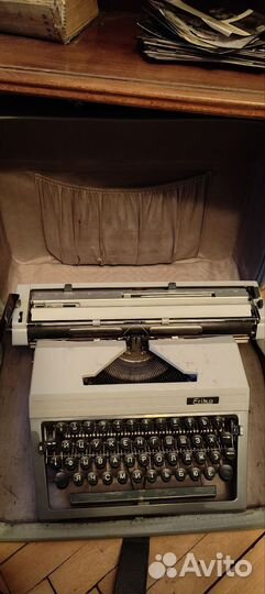 Пишущая машинка
