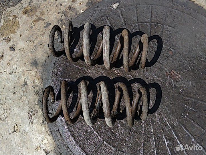 Задние пружины Toyota RAV4 2.0 AT 4wd