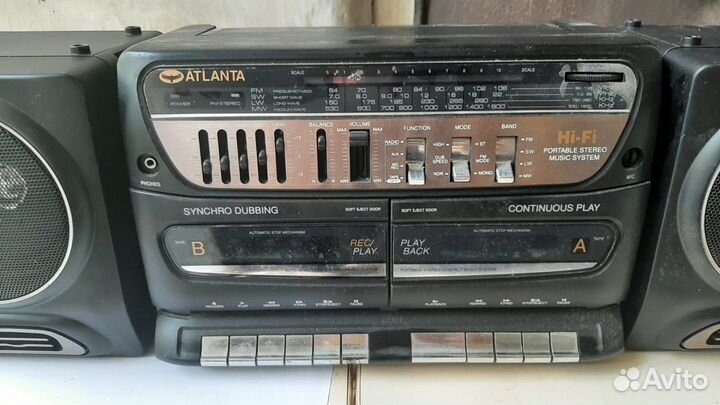 Кассетный магнитофон