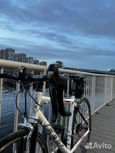 Шоссейный велосипед Felt на Dura Ace 7900