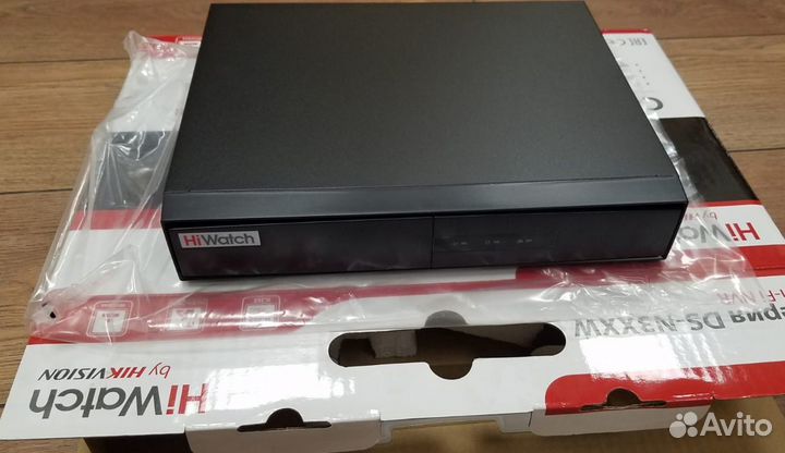 IP регистратор Hiwatch 4 канала DS-N304W