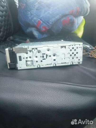 Автомагнитола clarion