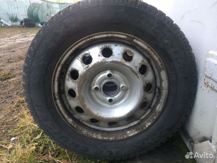 Комплект б/у шипованных колёс R15 на дисках