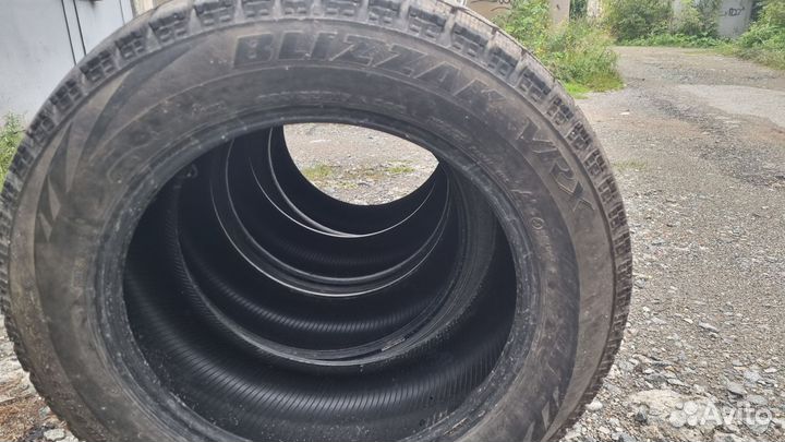 Bridgestone Blizzak VRX 235/55 R17 99S