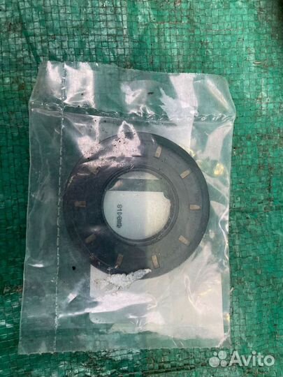 Сальник привода правый Renault Logan Sandero