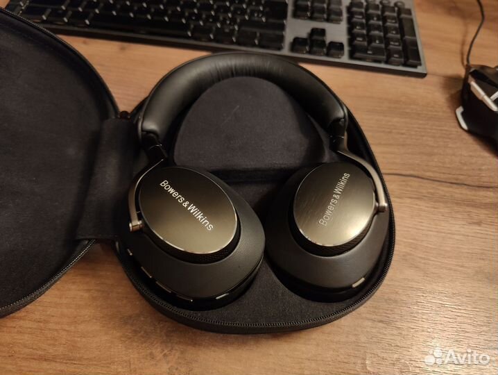 Bowers & wilkins PX8