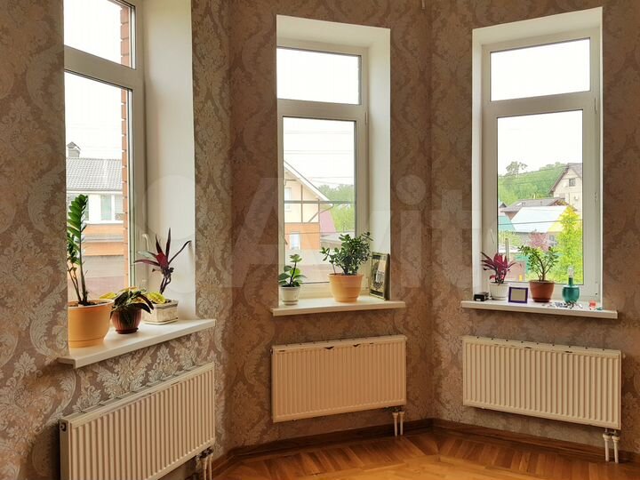 Коттедж 450 м² на участке 9 сот.