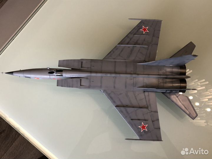Модель самолета Миг-25