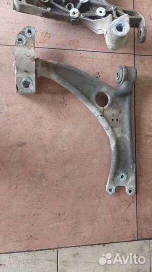 Рычаги передние Volkswagen Tiguan