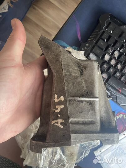 Кронштейн кпп 4A0399113E