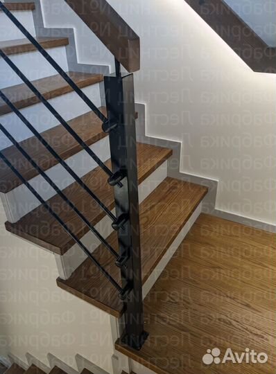 Лестница на металлическом каркасе